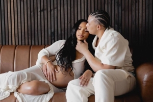 小胖当爹🥰洛夫顿女友晒照宣布怀孕喜讯 两人亲密合影甜度拉满